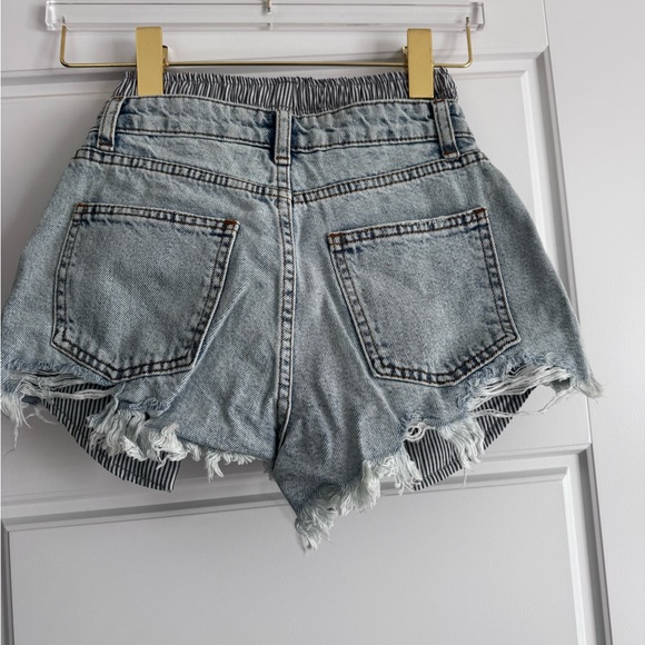 NWOT Couture Club Denim Shorts - Picture 2 of 4